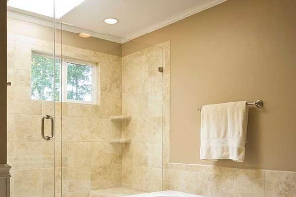 Peinture de salle de bain beige - un choix classique