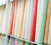 Papier peint intissé avec revêtement intissé
