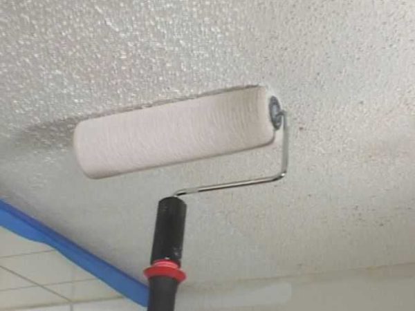 Le blanchiment au plafond est une ancienne méthode de moins en moins courante