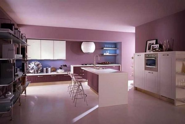 Pour que le plafond peint de la cuisine ressemble à ceci, une préparation minutieuse de la surface est nécessaire.