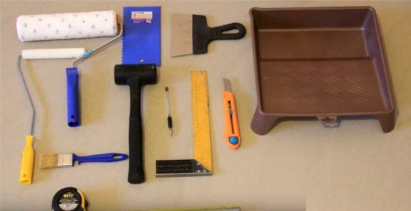 Outils de revêtement de sol adhésif en liège