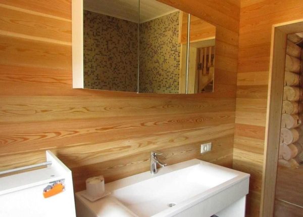 Décoration de salle de bain en mélèze - belle texture, excellente performance