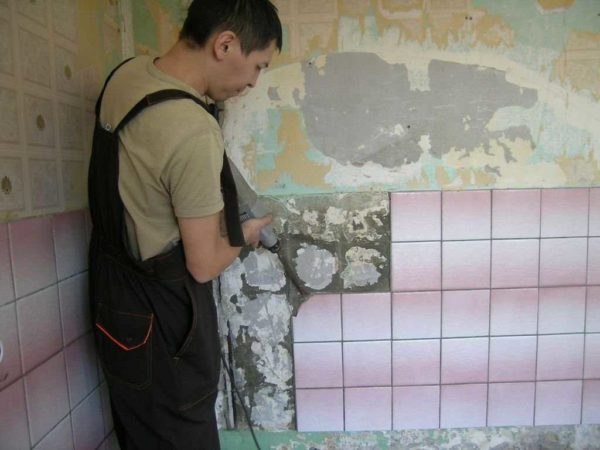 Retirer les anciennes finitions de toutes les surfaces