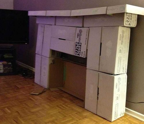 Avec des couvercles coupés, le design est fragile