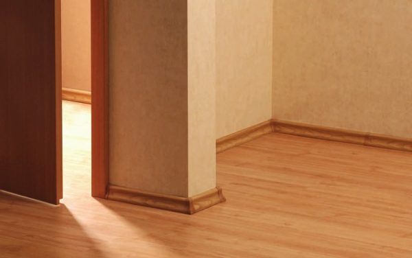 Plinthe en plastique - une solution pratique