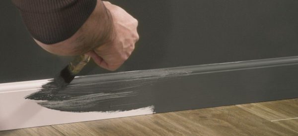 Solution non standard - socle de sol en plastique en PVC expansé pour la peinture