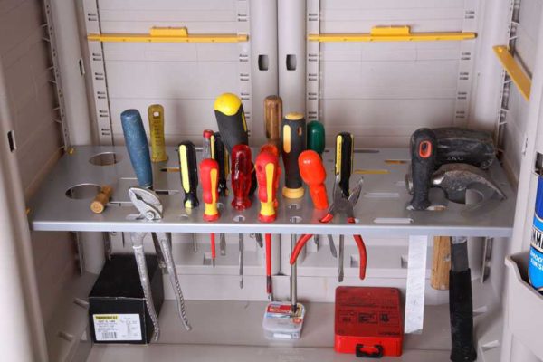Idée pour ranger les tournevis dans un garage