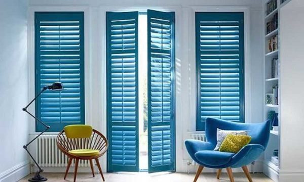 Les portes à persiennes ne créent pratiquement aucune barrière au mouvement de l'air
