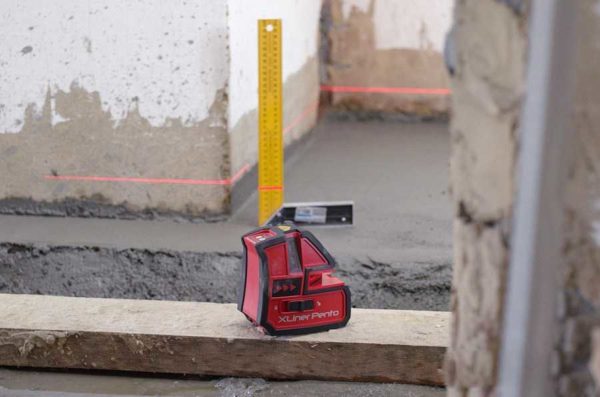 Pour une utilisation en extérieur, recherchez un niveau laser avec un boîtier qui résiste à l'humidité et à la poussière