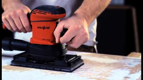 La machine vibrante est utilisée pour la finition