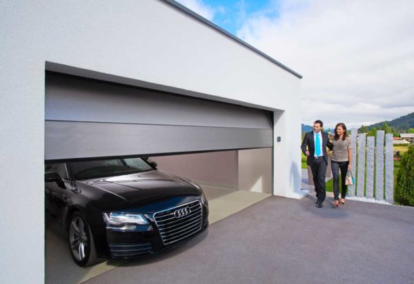 Les portes de garage sectionnelles automatiques sont considérées par beaucoup comme le meilleur choix.