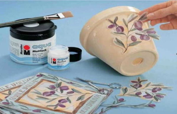 Même un pot de fleur ordinaire peut être transformé en objet d'art.