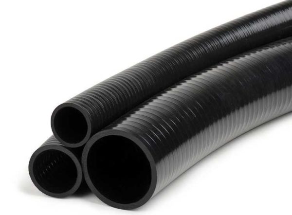 L'ondulation des câbles noirs est le plus souvent en HDPE, mais elle peut également être en polypropylène (PPR)