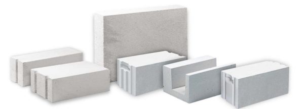 Les dimensions du bloc de mousse sont choisies en fonction du type de bâtiment et de mur