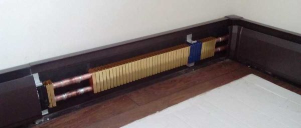 Voici à quoi ressemble le système avant d'installer la bande protectrice et décorative