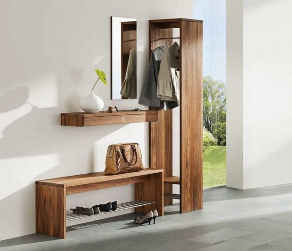 Cintre compact - vous pouvez accrocher plus d'une ou deux choses