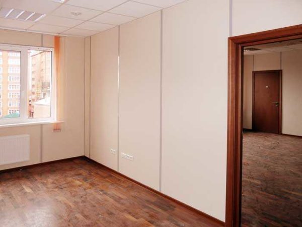 panneaux muraux en tôle - un moyen d'aligner rapidement les murs et de les finir en même temps