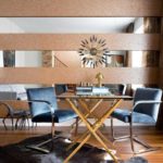 Les miroirs sont un excellent moyen de rendre l'intérieur inhabituel