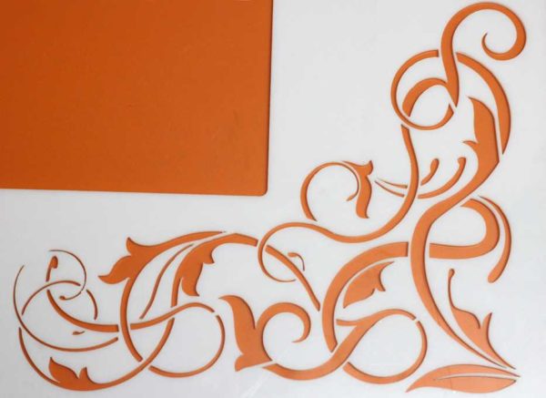 Les pochoirs pour les dessins volumétriques sont fabriqués à partir de feuilles jusqu'à 4 mm d'épaisseur
