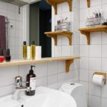Accessoires de salle de bain en bois - travail en contraste