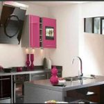 Dans la cuisine, cette combinaison met en valeur le style des meubles.