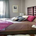 Le point le plus brillant est fuchsia, l'addition est bleu-gris