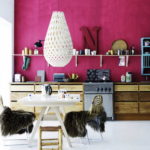 L'intérieur n'est qu'un cadre qui souligne les mérites du fuchsia