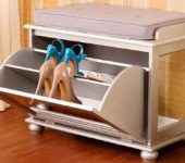 Voici comment fonctionne une commode pour chaussures rabattables