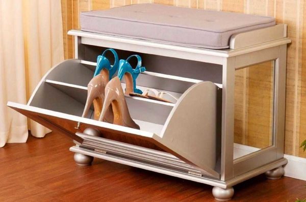 Voici comment fonctionne une commode pour chaussures rabattables