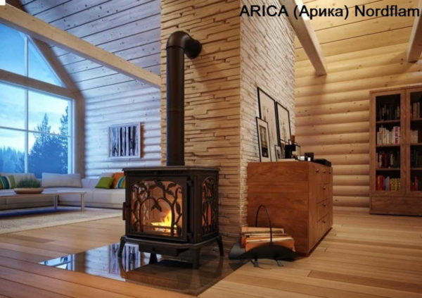 Un matériau ignifuge est placé sur le plancher en bois (sur la photo, un exemple d'installation du poêle à cheminée Arika)