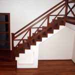 Dans ce cas, simple ne veut pas dire mauvais. L'essentiel est que la conception des garde-corps s'inscrive dans le concept de décoration intérieure