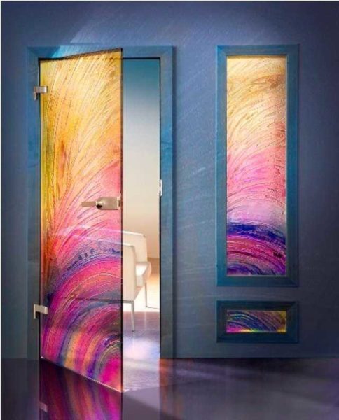 Voici comment les portes intérieures en verre peuvent être ... c'est la question de la variété des options de design