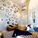 C'est aussi simple que ça - des cercles de miroirs et l'intérieur se transforme
