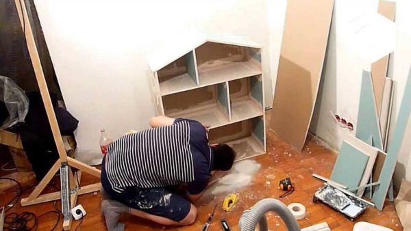 Une maison de poupée en plaques de plâtre est l'une des options possibles