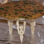 Jambes originales de trois moitiés de pinces à linge