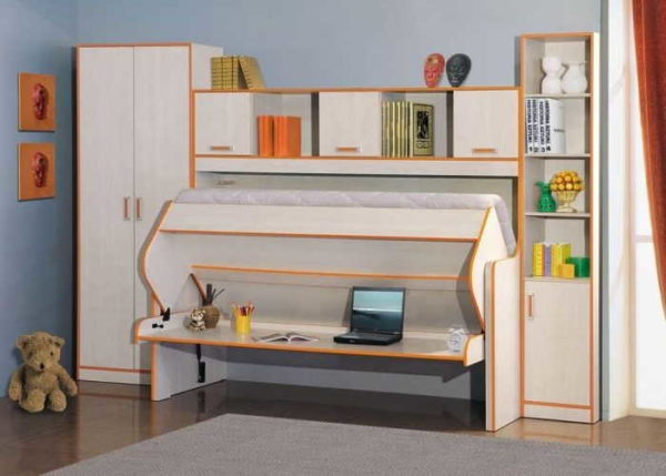 Un lit-armoire-table pliante peut être dans la chambre de l'étudiant