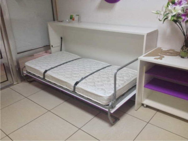Lit pliant en forme de margelle - mécanisme de levage horizontal