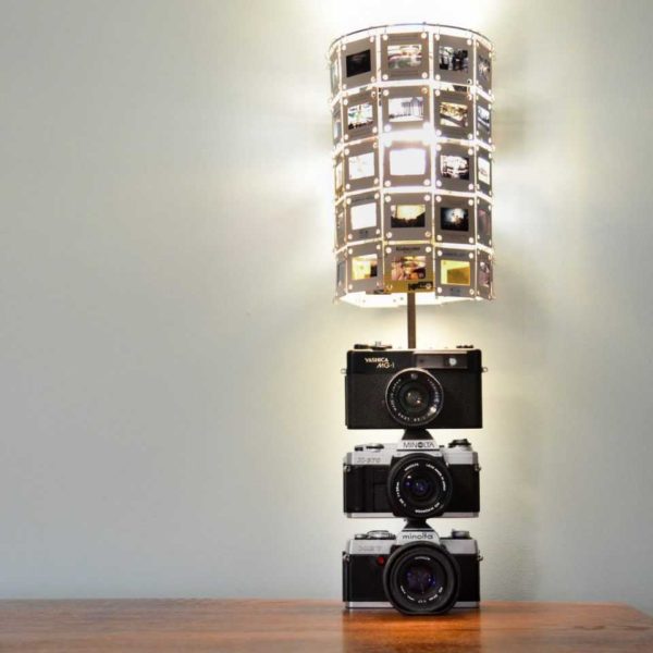 Avez-vous de vieilles diapositives et appareils photo? Faites une lampe unique pour le photographe!