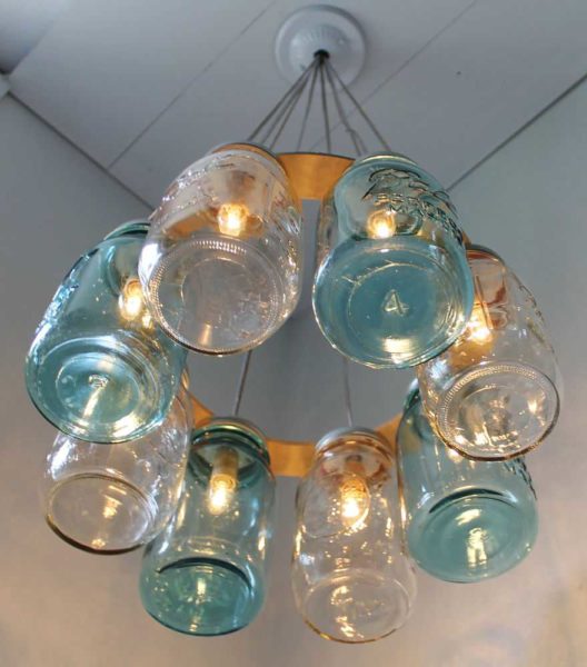 Existe-t-il des bocaux en verre colorés? Faire des abat-jour pour un lustre dans la cuisine