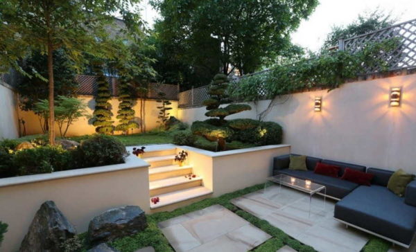 Conception de la cour d'une maison privée de style oriental