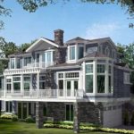 Maison de campagne en brique de trois étages. Asymétrie absolue