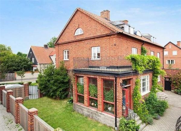 Une extension est intéressante. La maison elle-même est de forme trop simple ...