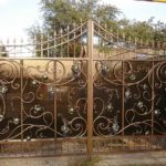 Le polycarbonate bronze souligne bien le motif