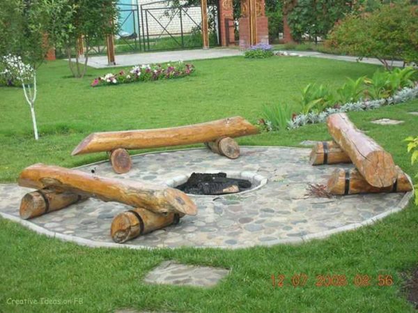 Fabriquez des sièges à partir de rondins - dans le style des incendies de forêt