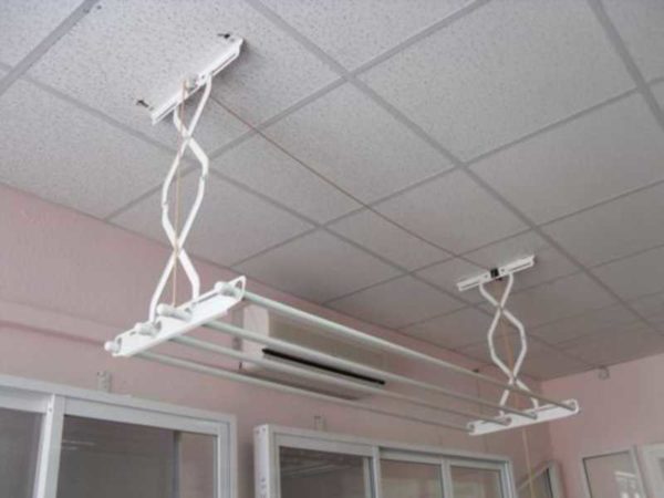 Sèche-linge au plafond