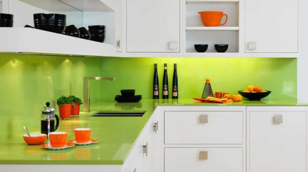 En option - un tablier de cuisine et un comptoir