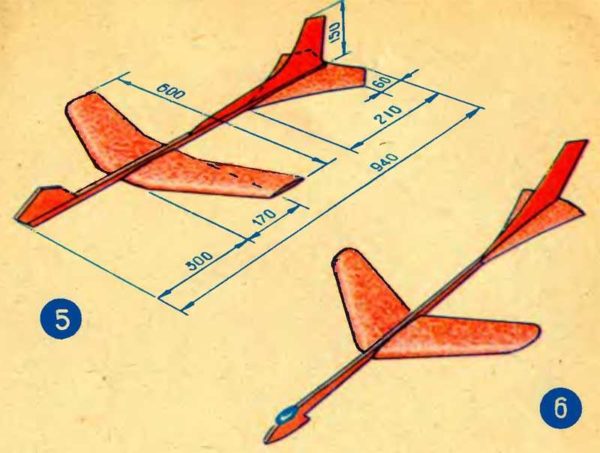 Un avion pour une girouette. Celui-ci peut être fabriqué à partir de contreplaqué et de planche de bois