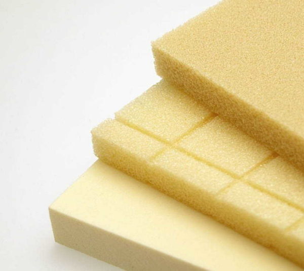 Les trois matériaux les plus courants sont la mousse, la mousse de polyuréthane et le latex