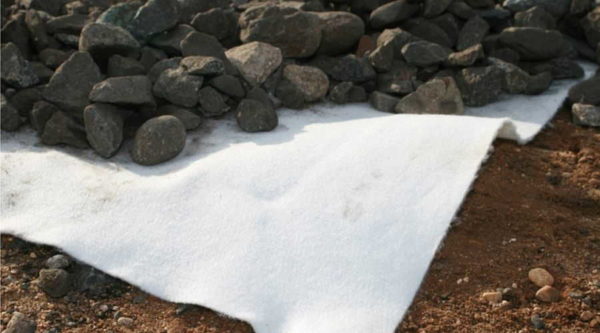 Pour empêcher les matériaux de se mélanger au sol