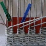 Pour éviter que les supports ne bougent, il est préférable de les fixer avec des pinces à linge au formulaire